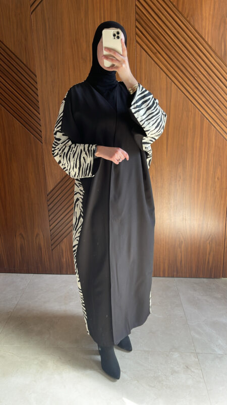 Abaya Noir En Motif Zebra